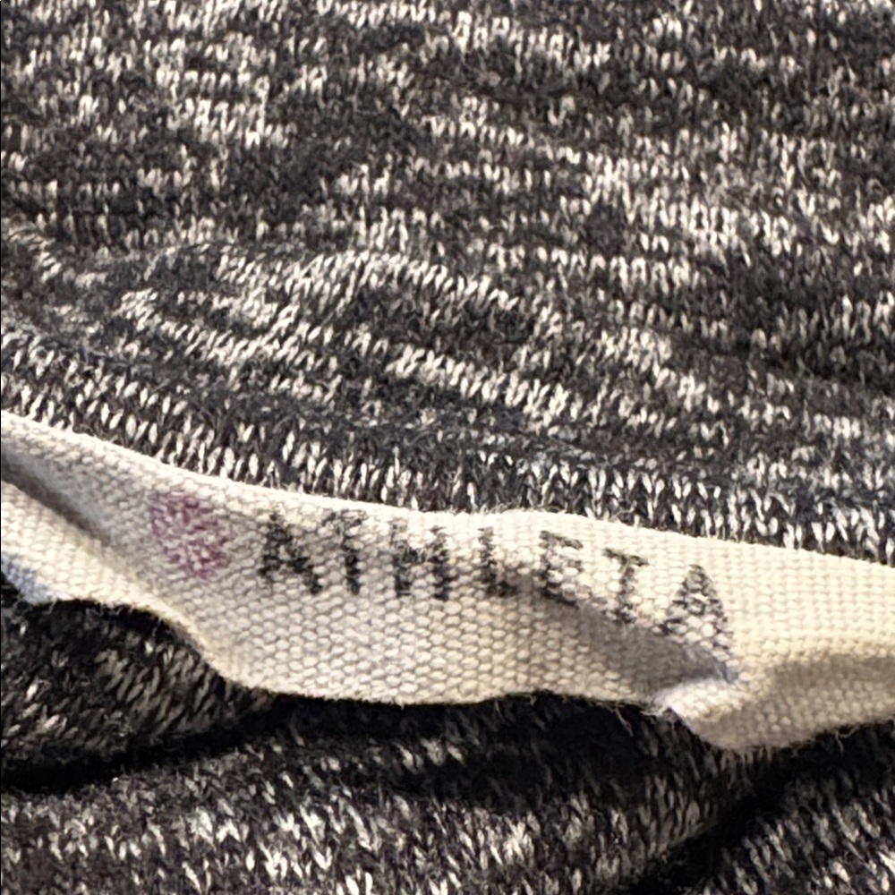 Athleta Long Sleeve Gray Marled Top Lightweight Lounge Tee Size S AR5 - Picture 5 of 6
